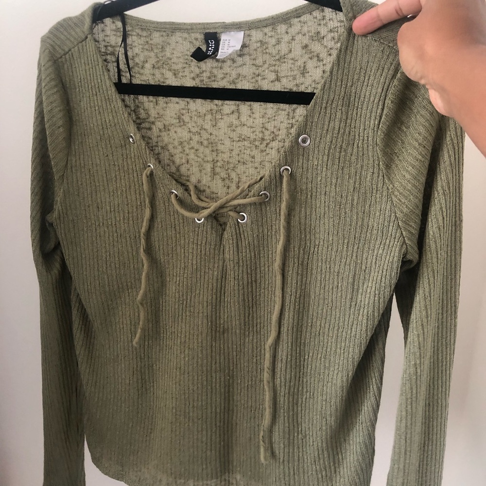 H&M/Divided Lace up top (M)